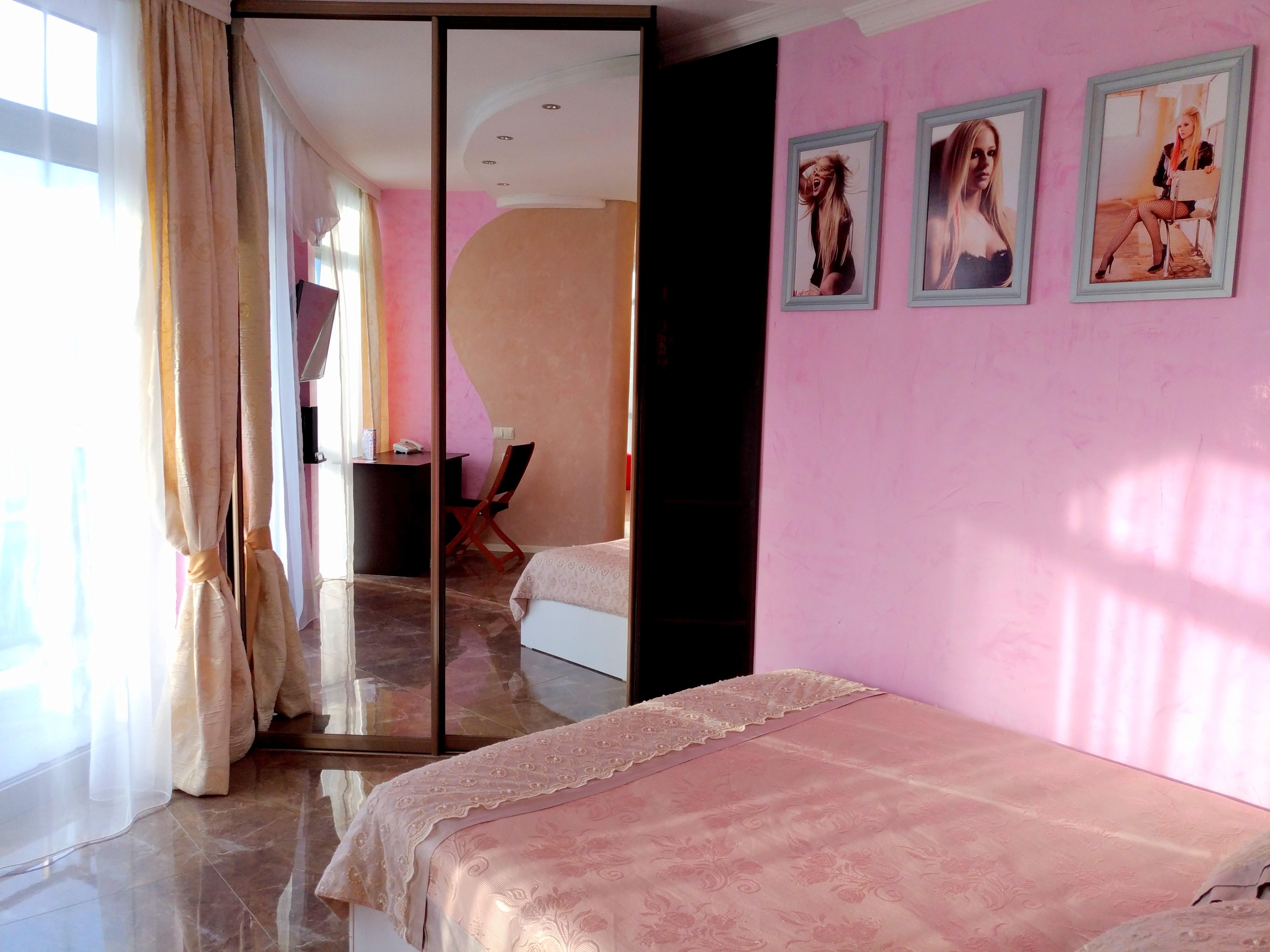 Rock Hotel First Line Μπατούμι Εξωτερικό φωτογραφία