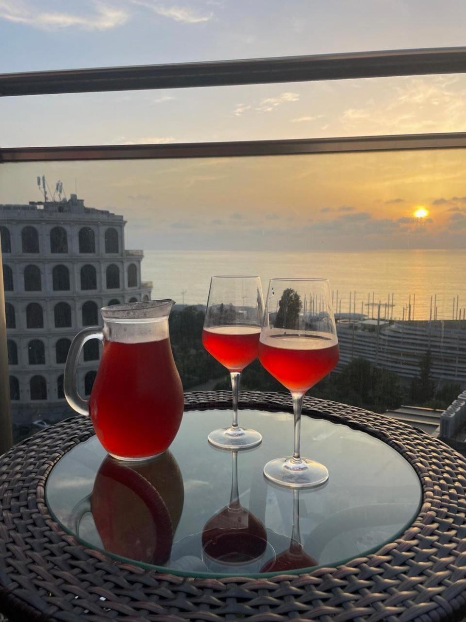 Rock Hotel First Line Μπατούμι Εξωτερικό φωτογραφία