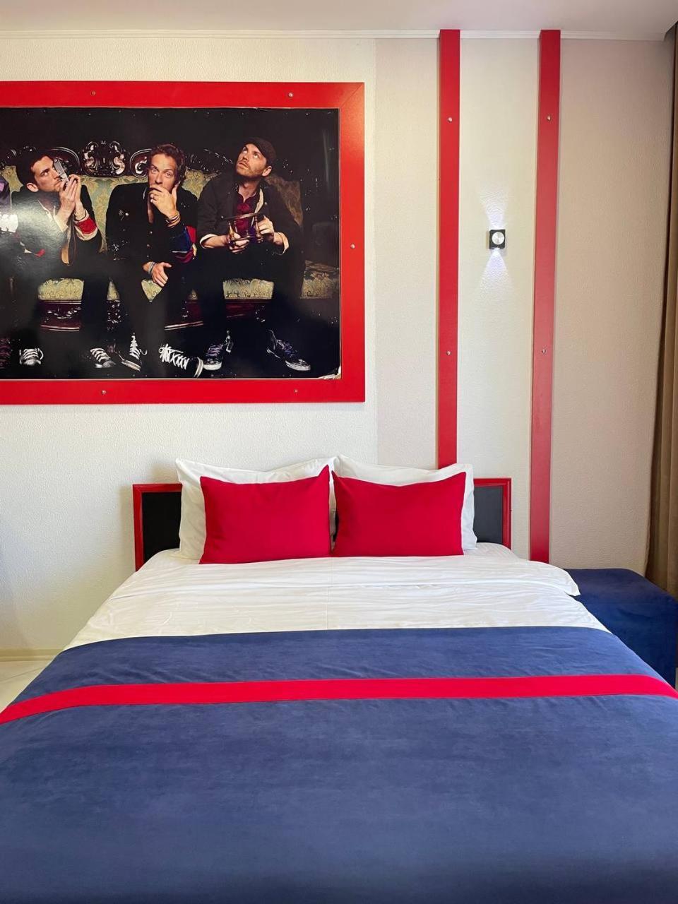 Rock Hotel First Line Μπατούμι Εξωτερικό φωτογραφία