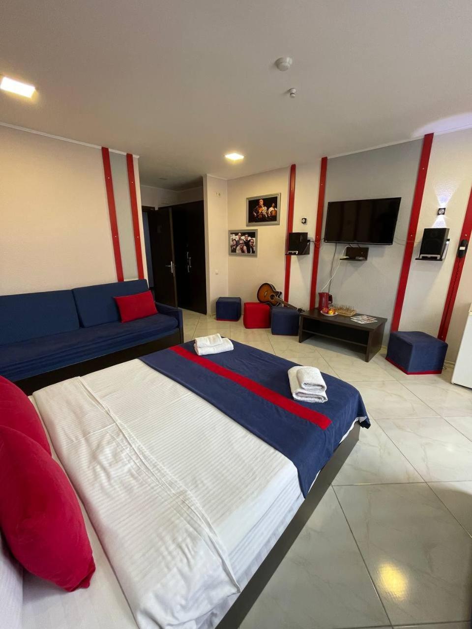 Rock Hotel First Line Μπατούμι Εξωτερικό φωτογραφία