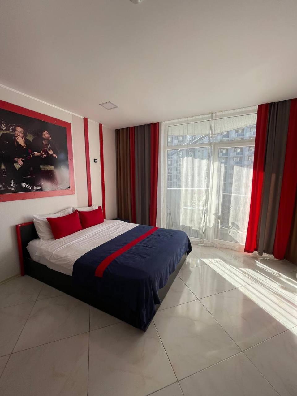 Rock Hotel First Line Μπατούμι Εξωτερικό φωτογραφία